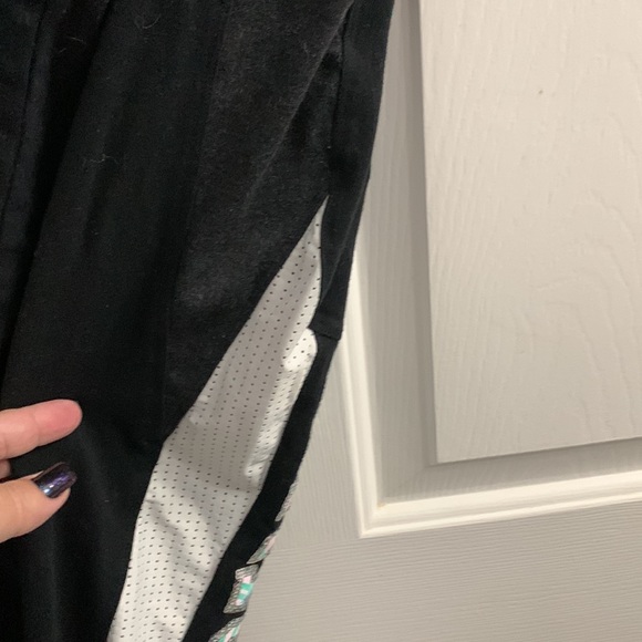 BEAUTIFUL MEDIUM VS PINK LEGGINGS - Picture 3 of 6